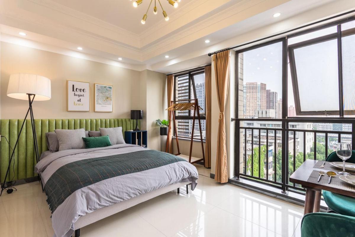 Wuhan Hongshan-Guanggu Square- Locals Apartment 00157650 Exterior photo
