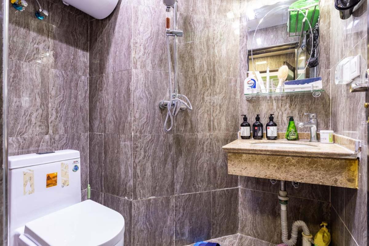 Wuhan Hongshan-Guanggu Square- Locals Apartment 00157650 Exterior photo